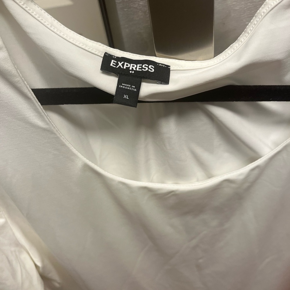 Express Classic White Top XL